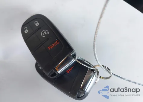 2018 Jeep Compass Latitude из США, поврежденный, VIN 3C4NJDBB2JT328209